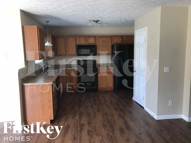 Building Photo - 100 Teil Tree Ct