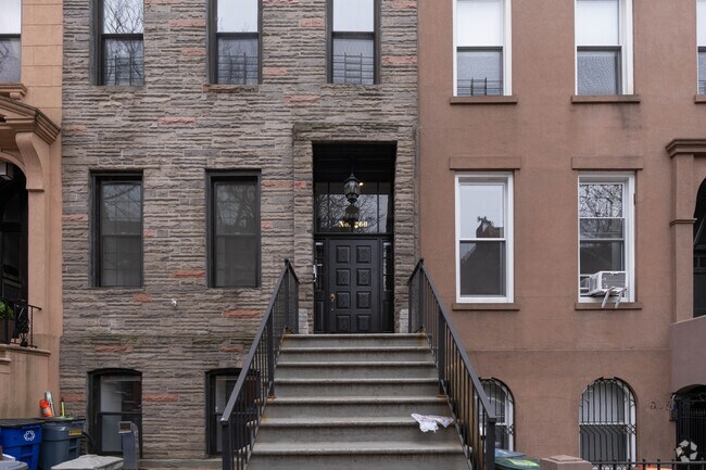 Entrance - 260 President Street