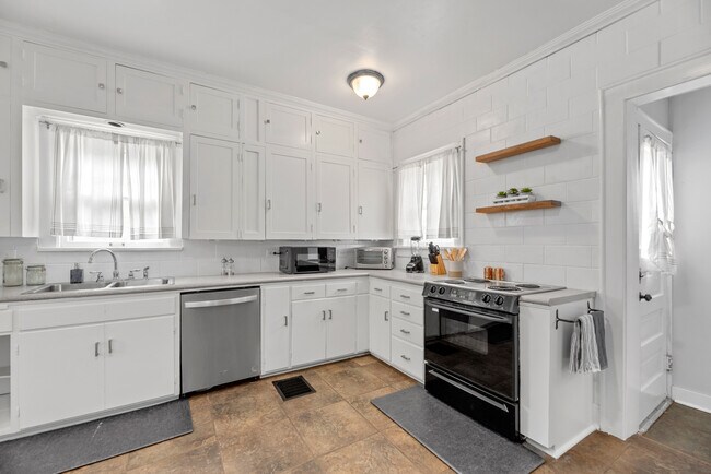 Foto del edificio - 425 N Bluff Ave