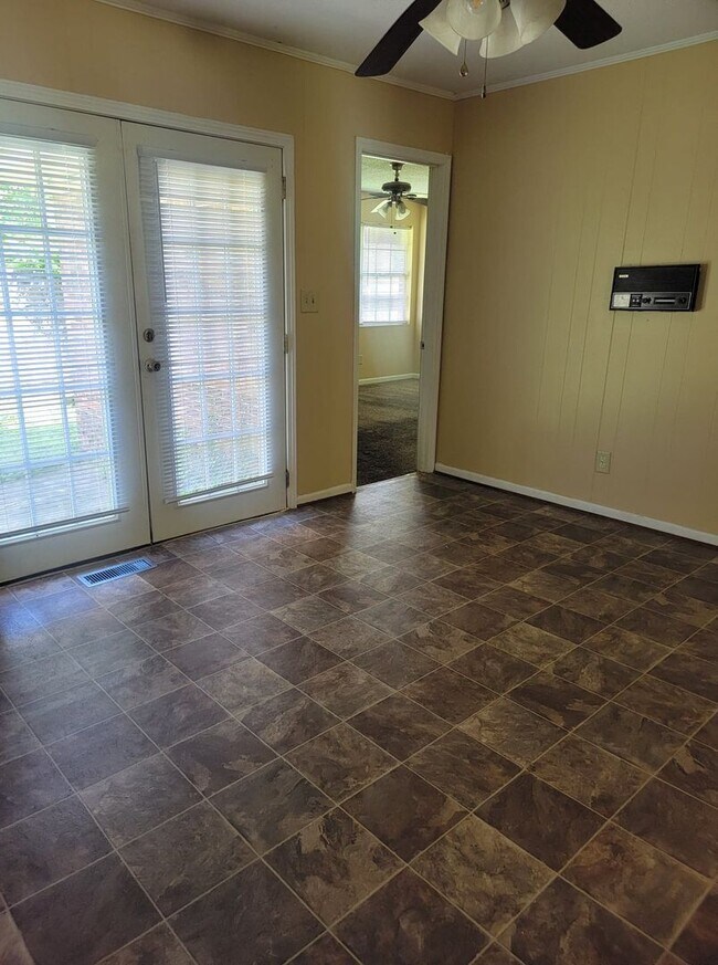 Foto del edificio - Spacious 4BR/2BA single family home in Ann...