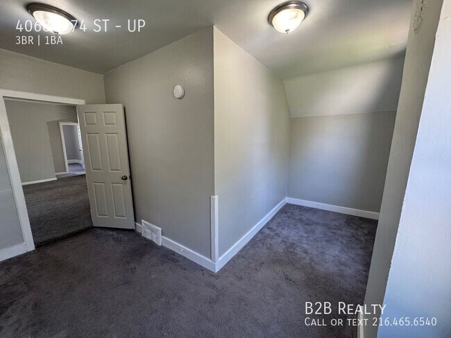 Foto del edificio - 4068 E 74th St