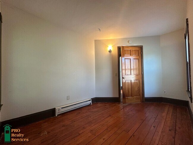 Building Photo - PM-160-013