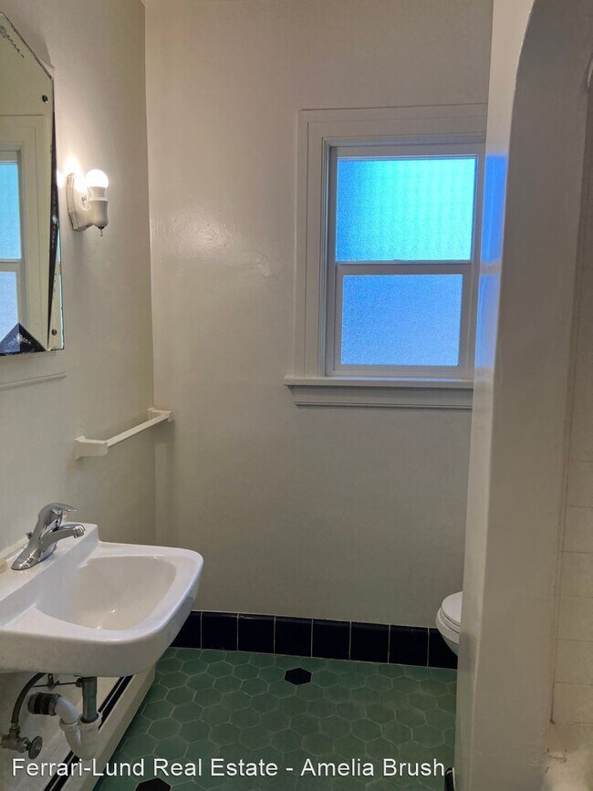 Building Photo - 1 br, 1 bath House - 1053.5 Ralston