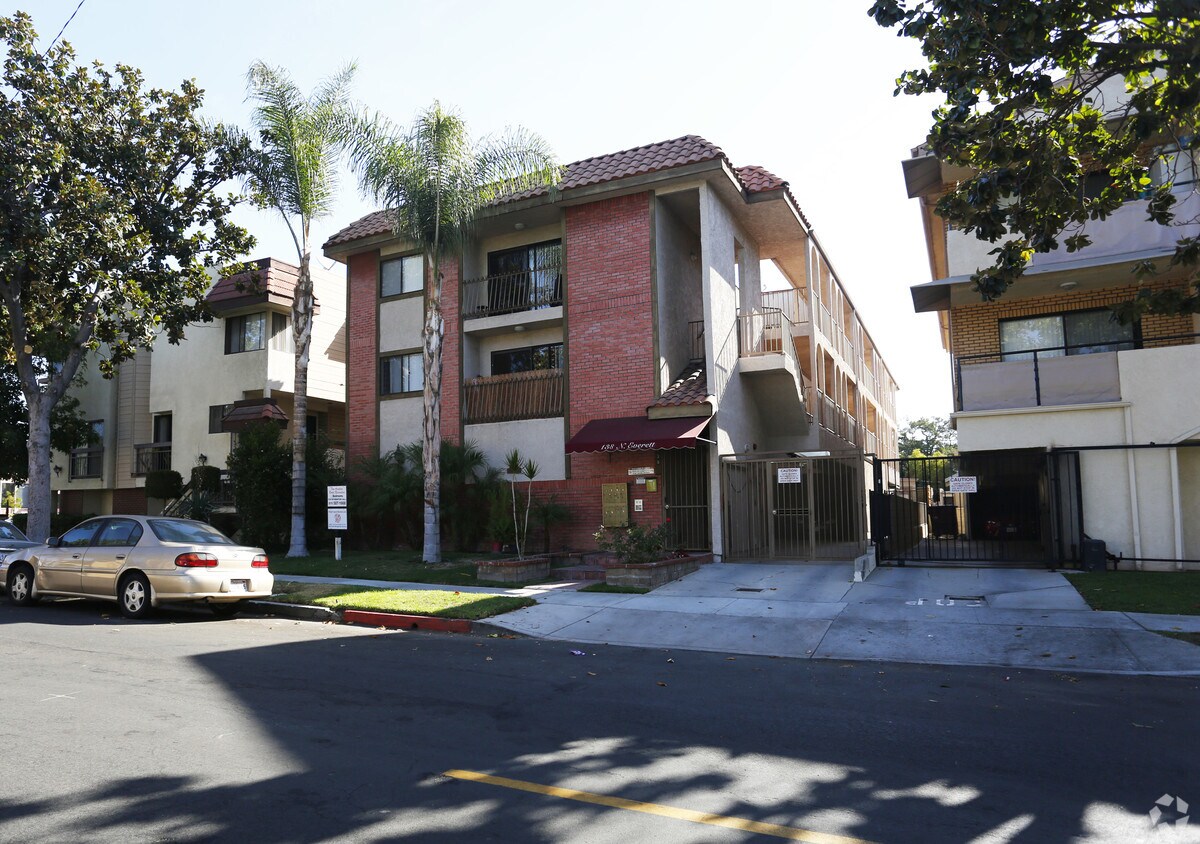 Edificio - 138 N Everett St