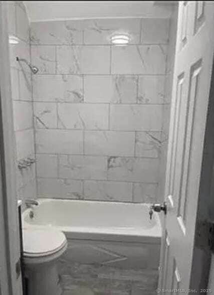 Building Photo - 343 Pearl St