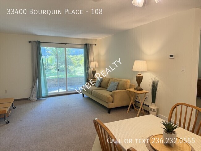 Building Photo - Great Space, Pet Friendly & Utilities Included!