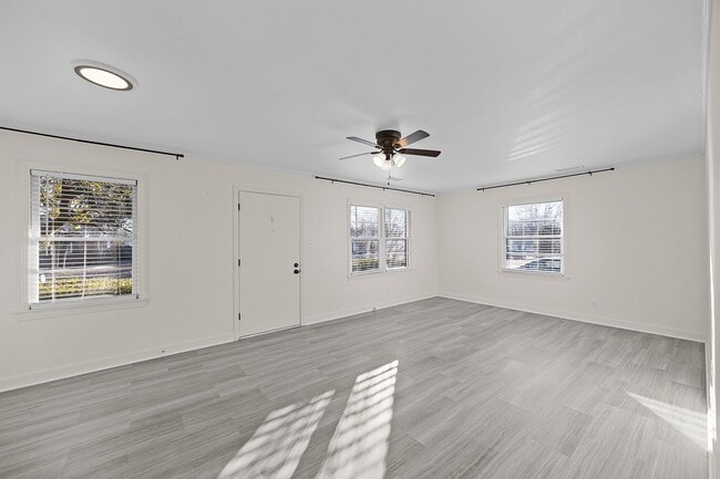 Building Photo - The perfect blend of style and comfort