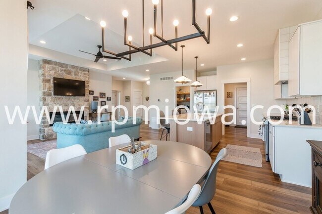 Foto del edificio - EXECUTIVE RANCH!  5 Bedroom, 3 Bathroom Home in Ankeny!!