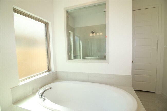 Foto del edificio - 16750 Yaklin Meadow Ct