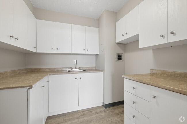 1 chambre, 1 salle de bain - 680 pi² - Cuisine - Gatineau View Apartments