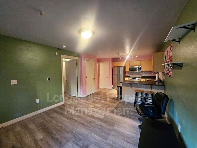 Foto del edificio - 9837 NE Irving St