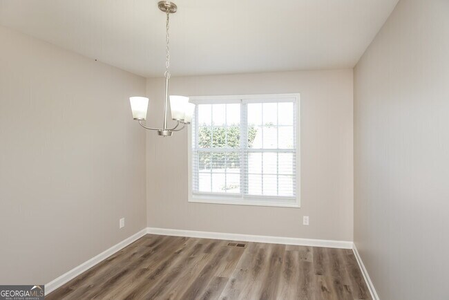 Building Photo - 7817 Cambridge Dr