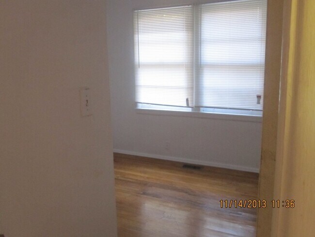 Building Photo - Beautiful single Family with Huge front yard