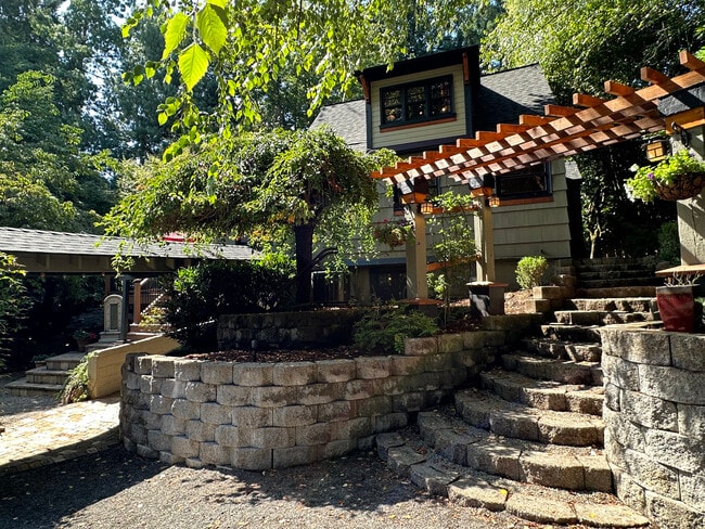 Building Photo - 14537 SW Dekorte Ter