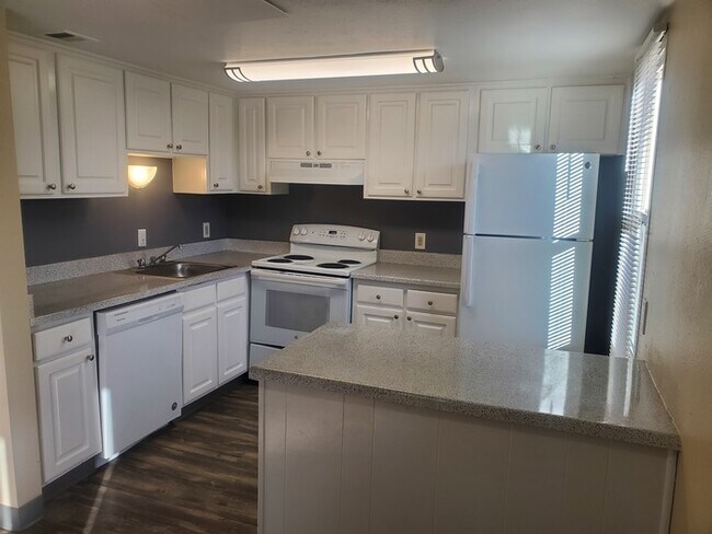 Foto del edificio - Terra Village Apartments 23-305