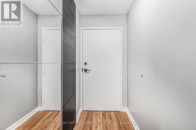 Photo du bâtiment - 475-475 Laurier Ave W