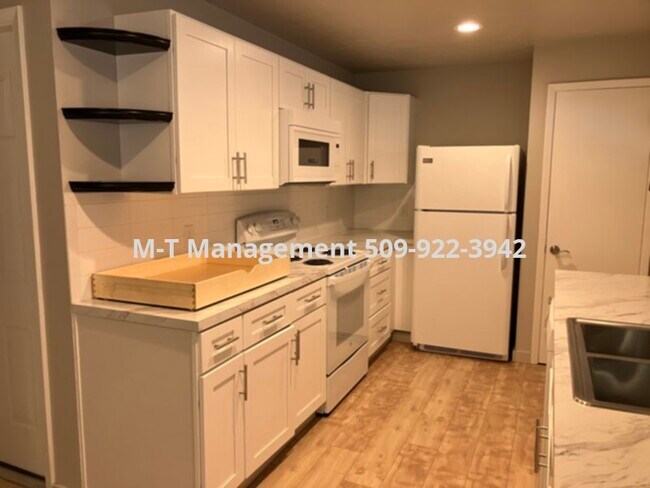 Building Photo - South Hill 2+ br/2 bath duplex with garage