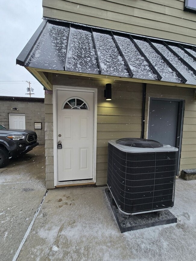 Beautifully Remodeled 3 Bedroom With Rooftop Deck - Downtown Sharpsburg - Beautifully Remodeled 3 Bedroom With Rooftop Deck - Downtown Sharpsburg House