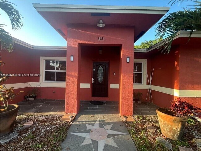Building Photo - 3421 SW 12th Ct