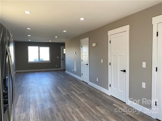 Foto del edificio - 417 Roper Dr