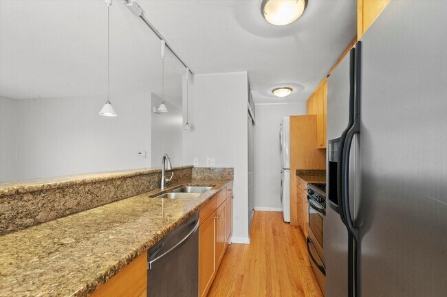 Building Photo - 308 Inverrary Ln