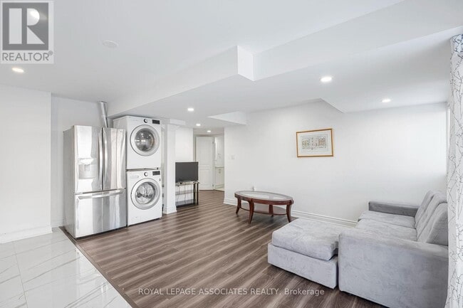 Building Photo - 2515 Standardbred Dr