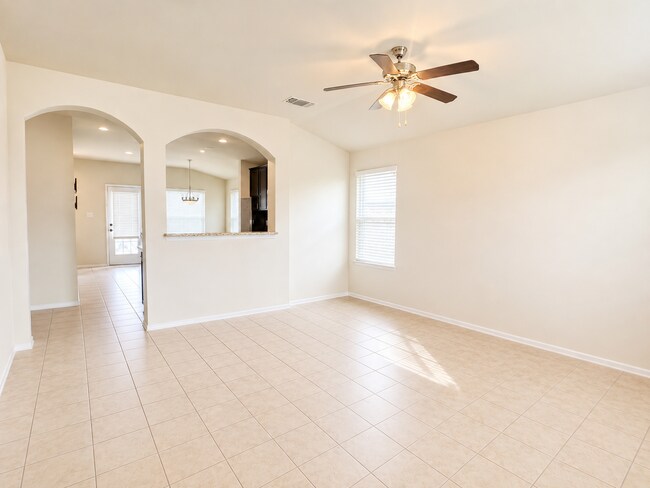 Foto del edificio - AVAILABLE JUNE 22; APPLY TODAY ON OUR WEBSITE!!!