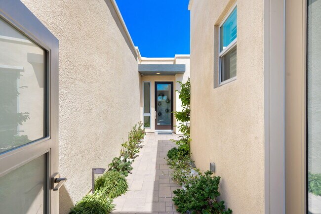 Building Photo - 4129 Indigo St