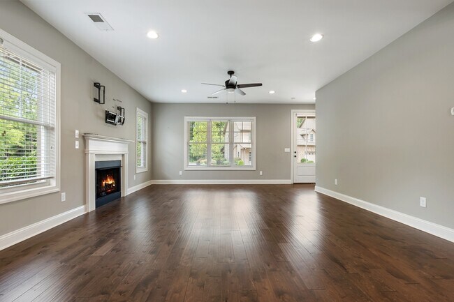 Foto del edificio - 126 Pinebranch Ct