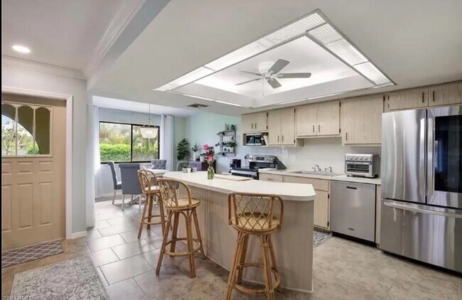 Foto del edificio - 27791 Hacienda East Blvd