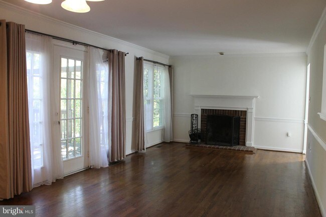 Building Photo - 15265 Hyacinth Pl