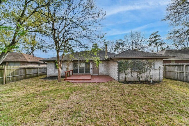 Foto del edificio - 2511 Pine Cone Dr
