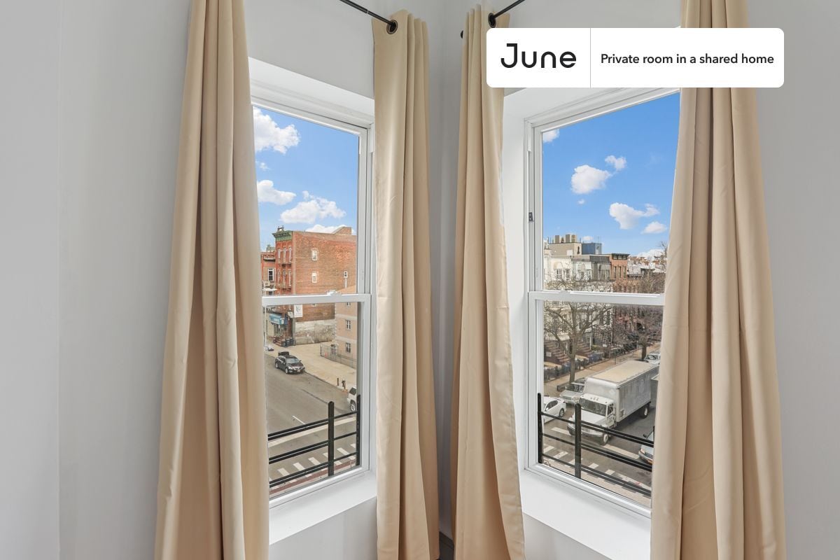 Room in Shared 4 bed/2 bath home - Room in Shared 4 bed/2 bath home