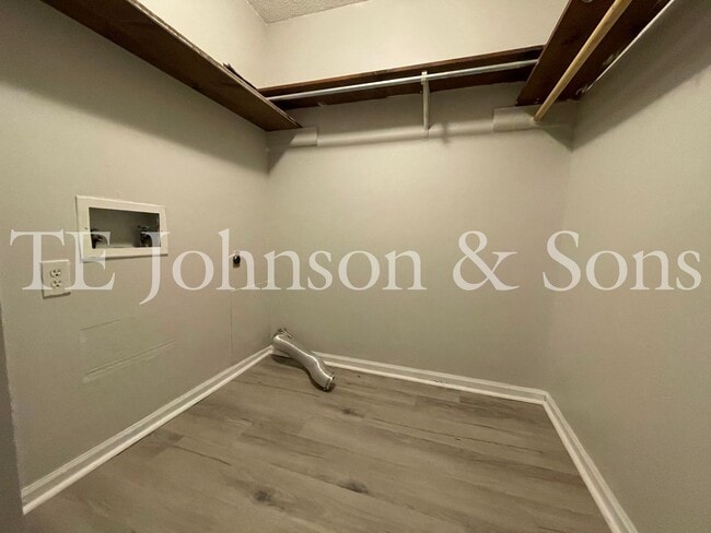 Foto del edificio - Cozy 1 Bedroom Unit with Water Included on Green Oaks Ct
