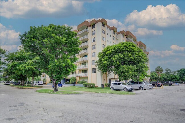 Foto del edificio - 15600 NW 7th Ave