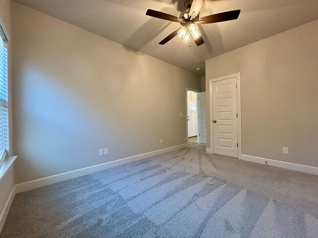 Building Photo - Beautiful Home in Pea Ridge, 3 Car Garage ...