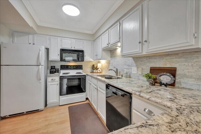 Foto del edificio - 1907 Glencove Dr