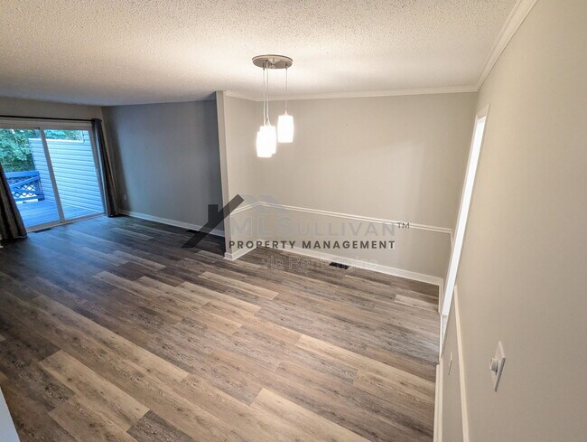 Foto del edificio - 4 Willow Bridge Dr