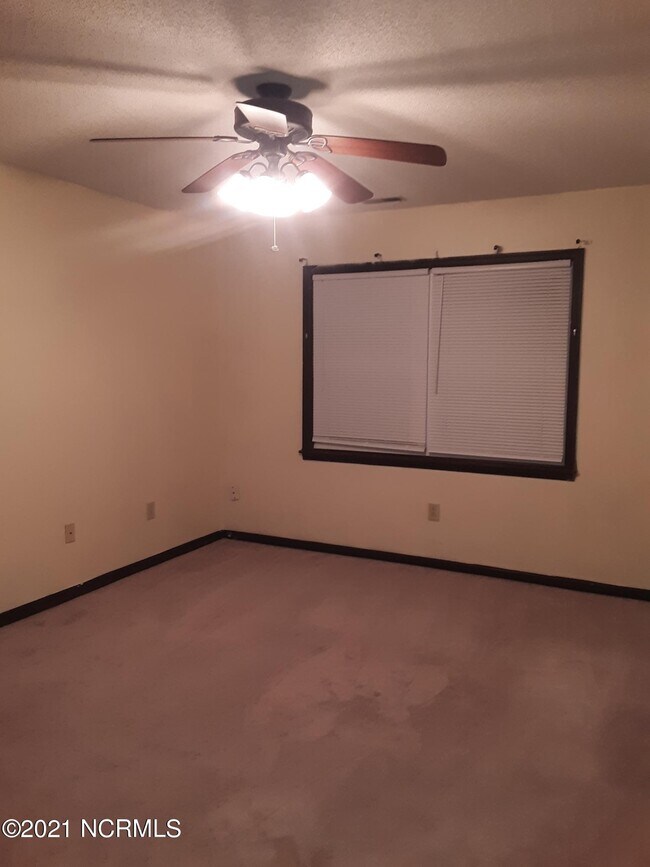 Foto del edificio - 1179 Blue Creek Rd