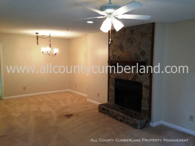 Building Photo - 4009 Hawthorne Cir