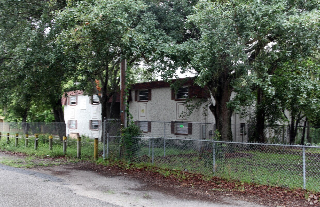 Building Photo - Spanish Villas II