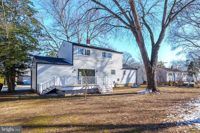 Foto del edificio - 344 Nimitz Rd