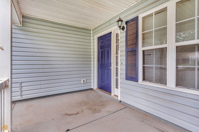 Building Photo - Charming 3 bedroom 2 bath Ranch style home...