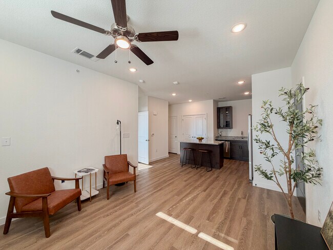 Building Photo - Beyond The Bend