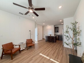 Building Photo - Beyond The Bend