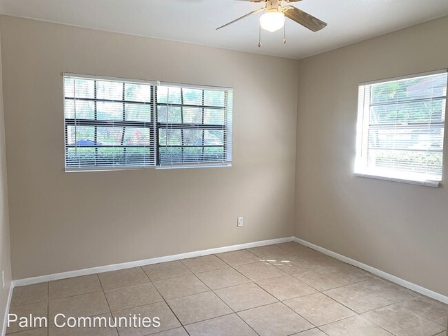 Building Photo - 207 N Pinewood Ave