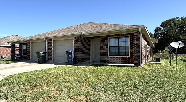 Foto del edificio - 2706 Ashley Dr