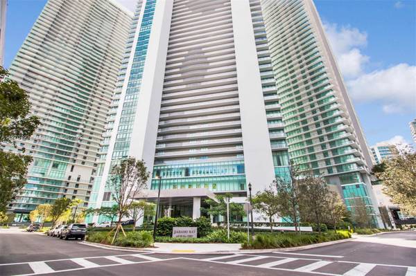 Foto del edificio - 650 NE 32nd St