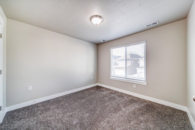 Building Photo - 4403 W Glendon Dr