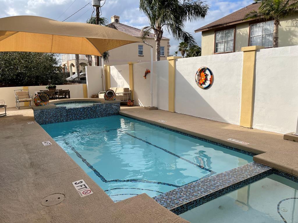 108 E Whiting St, South Padre Island, TX 78597 Townhome Rentals in